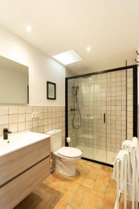 Kylpyhuone majoituspaikassa Hostal Sa Malica