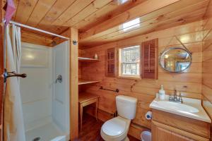 O baie la Quaint Laconia Studio Near Lake Winnipesaukee!