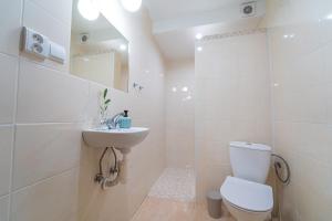 Koupelna v ubytování Essentia - Vinársky domček s vonkajšou vírivkou + 50 fotografií