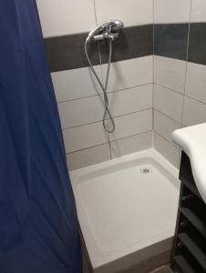 Bilik mandi di Studio 300 Vieux Port Opéra Marseille