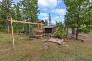 Herní místnost nebo prostor pro děti v ubytování Elupuu forest cabin with sauna
