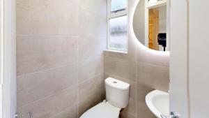 Et badeværelse på St Ives Bluebell Cottage + 14 billeder