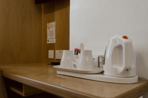 Utensilios para hacer té y café en Star Hotel