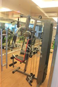 Fitness centrum a/nebo fitness zařízení v ubytování Grand Savero Hotel Bogor + 19 fotografií