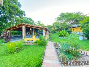 Pousada Jardim Lençóis外面的花园