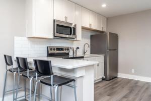 Køkken eller tekøkken på Close to everything fun Free Parking LM1704