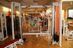 Fitness centrum a/nebo fitness zařízení v ubytování Hotel Freizeittempel + 33 fotografií