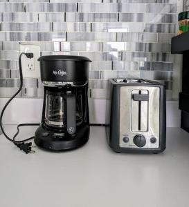 Kaffee-/Teezubehör in der Unterkunft Oasis Apartment in the Heart of Union Square Downtown Manhattan