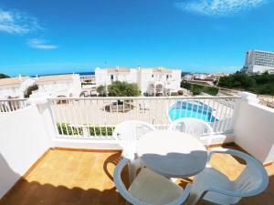 Vista de la piscina de Apartamento 308 Castell Sol CB o d'una piscina que hi ha a prop