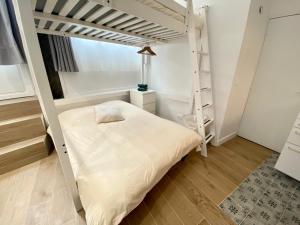Posteľ alebo postele v izbe v ubytovaní Beau logement moderne et cosy - centre de Rouen - 034