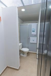 Bilik mandi di Denier House Guabinal Apto 1