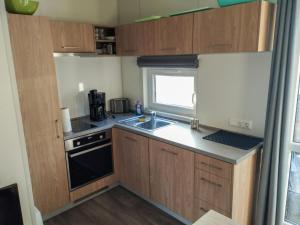 Dapur atau dapur kecil di Holiday Home Tiny Haus Christian by Interhome +11 gambar