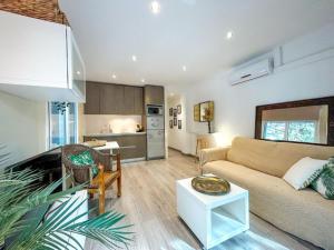 אזור ישיבה ב-Apartment Mar D'Aro-2 by Interhome