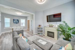 Φωτογραφία από το άλμπουμ του Charming Hampton Home Near Downtown and Beaches! σε Hampton