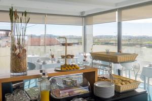 Comida no hotel ou em algum lugar perto