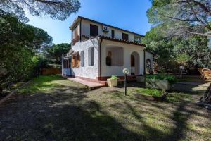 Κήπος έξω από το VILLA ROSANNA