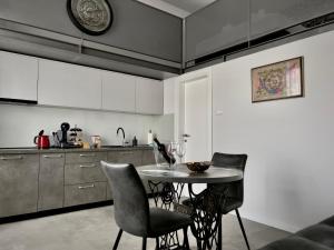 Η κουζίνα ή μικρή κουζίνα στο Zagreb Industrial Charm 1 & 2
