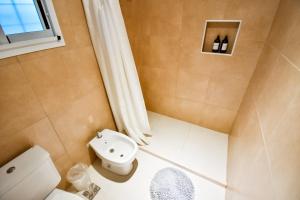 Ένα μπάνιο στο Nuevo Hotel Parador +37 φωτογραφίες