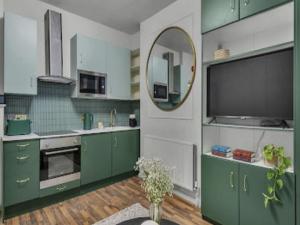 Dapur atau dapur kecil di Studio Kensington Apartments-3 by Interhome