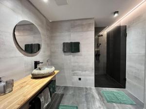 A bathroom at Apartment Appart kleiner Kessel by Interhome
