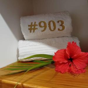 Postel nebo postele na pokoji v ubytování Ma place au Soleil, l'Escapade romantique