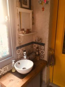 Imagen de la galería de Yurt Between Lilac and Fuchsia, en Mountshannon