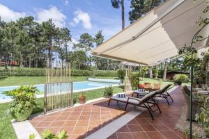 Bazén v ubytování New Villa Jarros Private pool & Golf nebo v jeho okolí