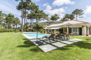 Bazén v ubytování New Villa Jarros Private pool & Golf nebo v jeho okolí