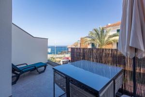 Imagen de la galería de Luxury and modern apartment in Porto Moniz center, en Porto Moniz