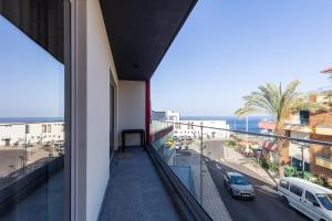 Imagen de la galería de Luxury and modern apartment in Porto Moniz center, en Porto Moniz