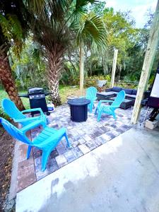 Gallery image of Lake front RV experience close to port Canaveral and Kennedy space center in Titusville