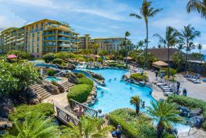 Bazén v ubytování OUTRIGGER Honua Kai Resort and Spa nebo v jeho okolí
