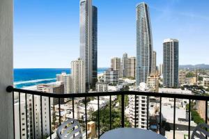 Gallery image of Sleek and Central Studio Apartment in Gold Coast