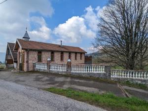 Budova, v ktorej sa dovolenkový dom nachádza