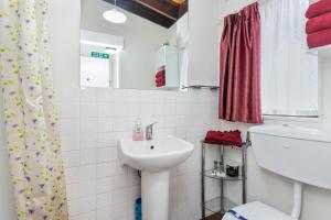 Koupelna v ubytování Grange Motel