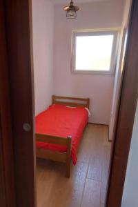 Postel nebo postele na pokoji v ubytování Apartments with parking spaces Sveti Filip i Jakov, Biograd - 16708