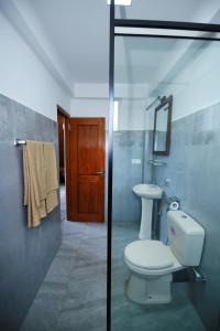 Koupelna v ubytování Shalom Bungalow