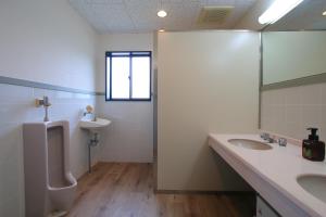 Ένα μπάνιο στο 海辺のスパイスヴィラ　Ｃｏｙａｍａｒｉｓ +33 φωτογραφίες