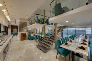 Restaurace v ubytování Comfort Inn Sapphire Chandkheda, Ahmedabad