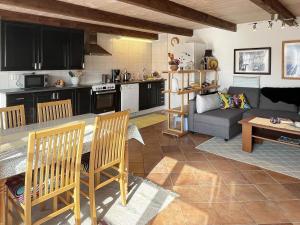 Kuchyň nebo kuchyňský kout v ubytování Holiday home Vollsjö + 15 fotografií