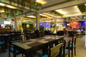 Restaurace v ubytování Beach Corridor Hotel & Spa with Free Airport shuttle