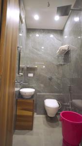 Koupelna v ubytování Hotel Pushpdeep Residency