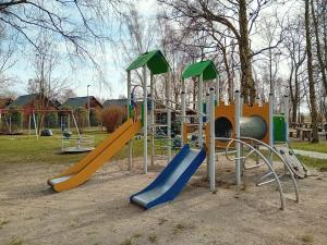 Children's play area sa Ośrodek Wypoczynkowo-Leczniczy OPOLE w Dźwirzynie