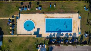 an overhead view of a large swimming pool at Kampaoh Gala in Figueira da Foz