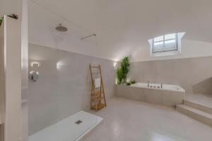 A bathroom at Residenza d'Epoca Galleria dell'Accademia