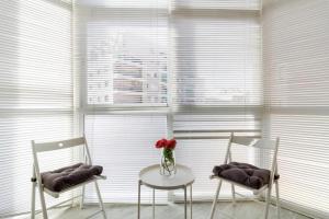 Posedenie v ubytovaní Apartamento luminoso cuarteles by greensol homes