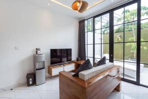 A seating area at The Lavana Seminyak Loft 360 - 1 Bedroom Villa with Private Pool