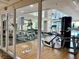 Jlt Spacious Corner Duplex Loft Panoramic Views tesisinde fitness merkezi ve/veya fitness olanakları