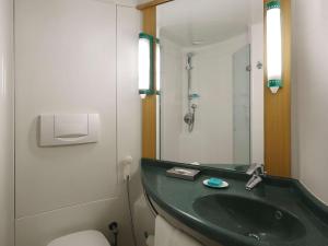 Koupelna v ubytování ibis Pune Viman Nagar - An Accor Brand