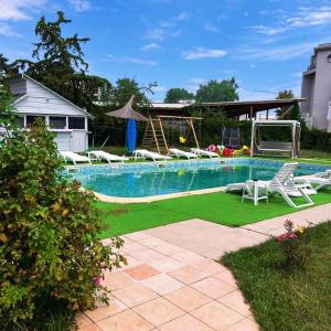 Bazén v ubytování Hotel Venus nebo v jeho okolí